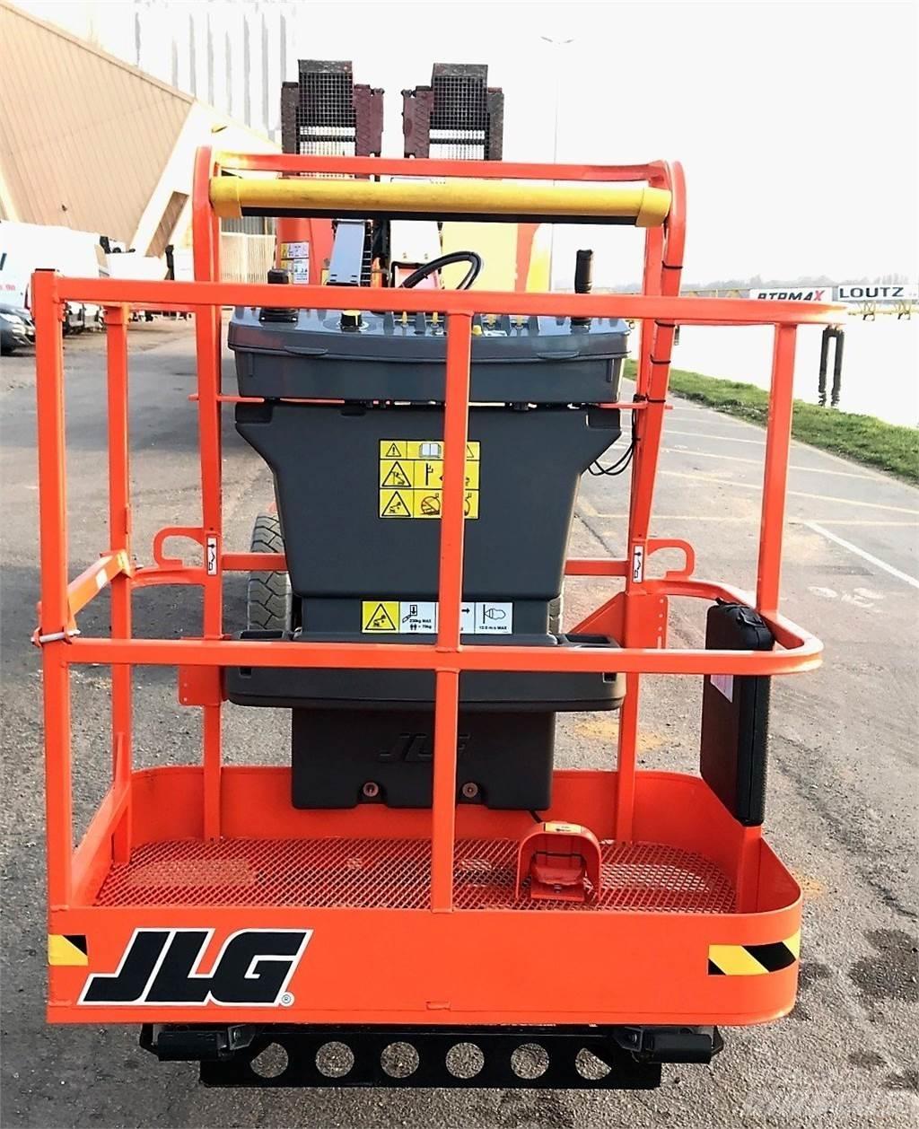 JLG E300AJ Outros elevadores e plataformas