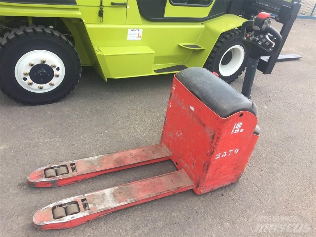 LOC E20 Empilhador para operador externo