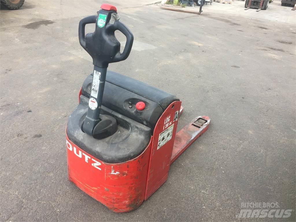 LOC E20 Empilhador para operador externo