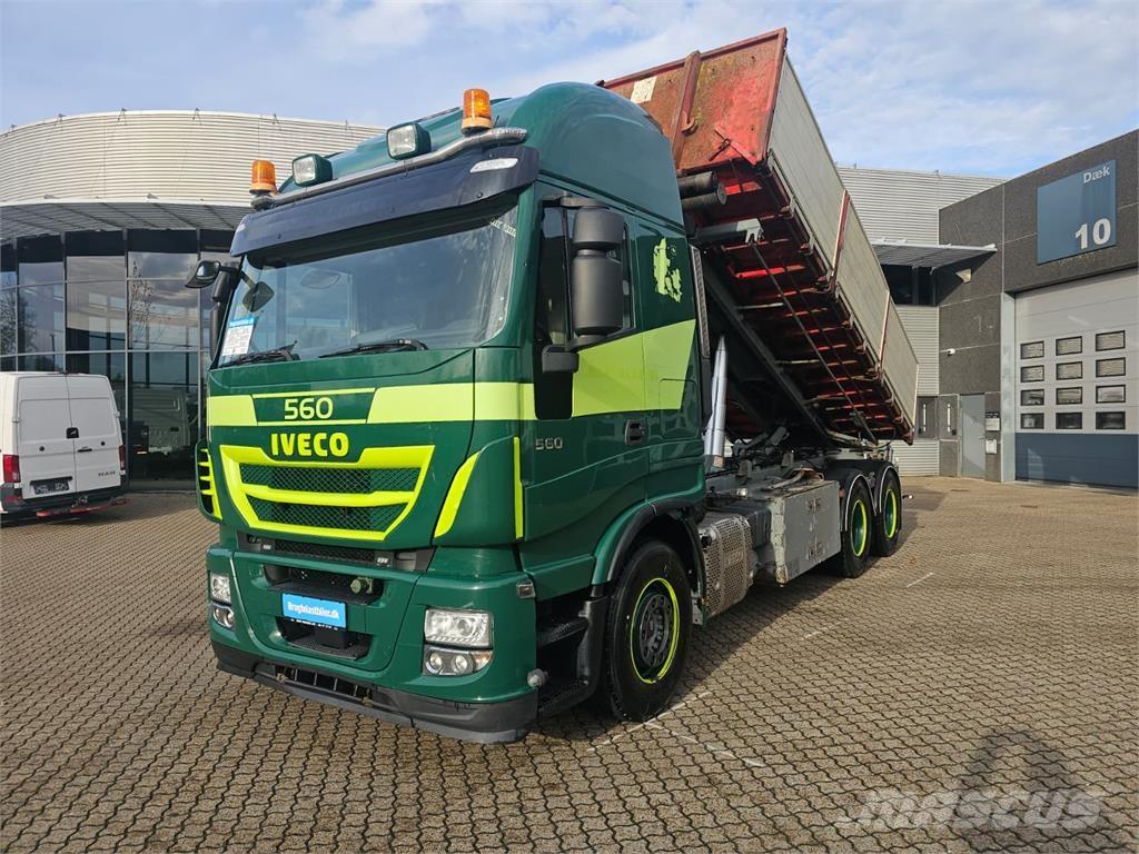 Iveco Stralis 560 6x4 Camiões caixa desmontável com elevador de cabo
