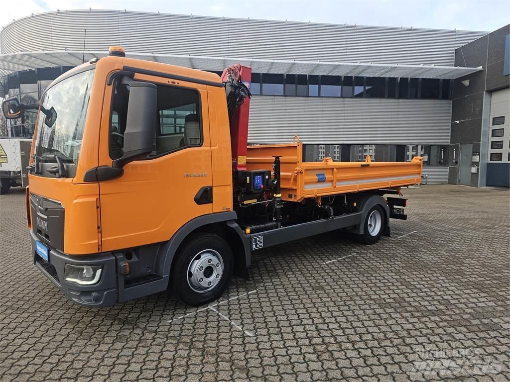 MAN TGL 8.220 Camiões grua