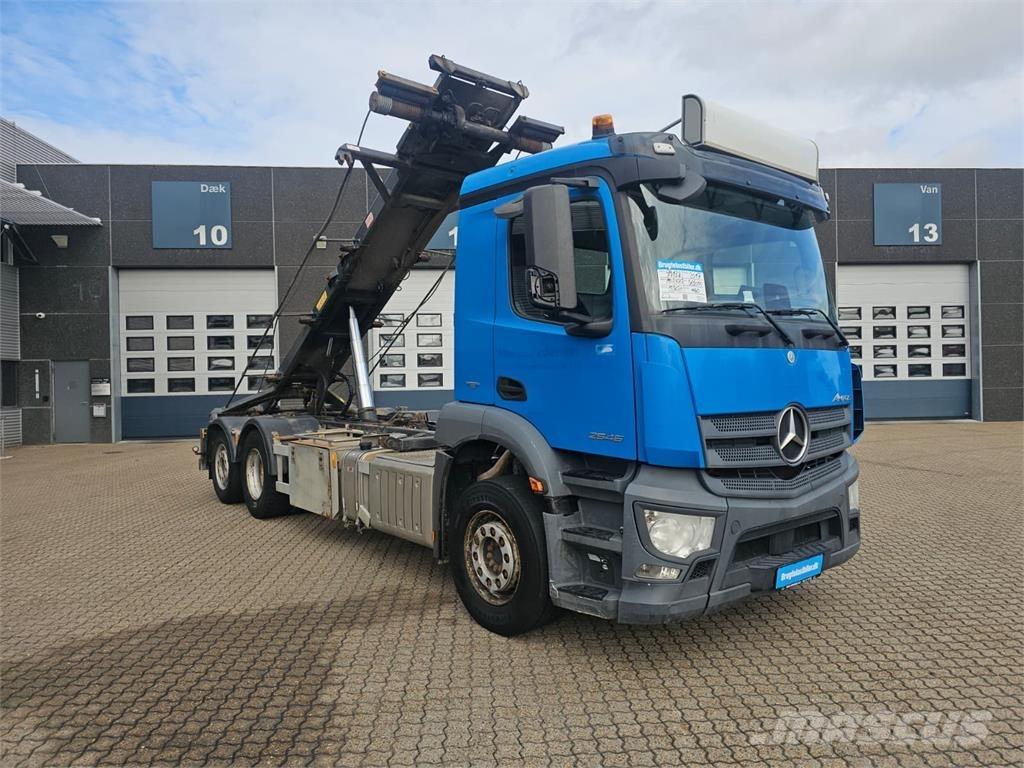 Mercedes-Benz Antos 2546 Camiões caixa desmontável com elevador de cabo