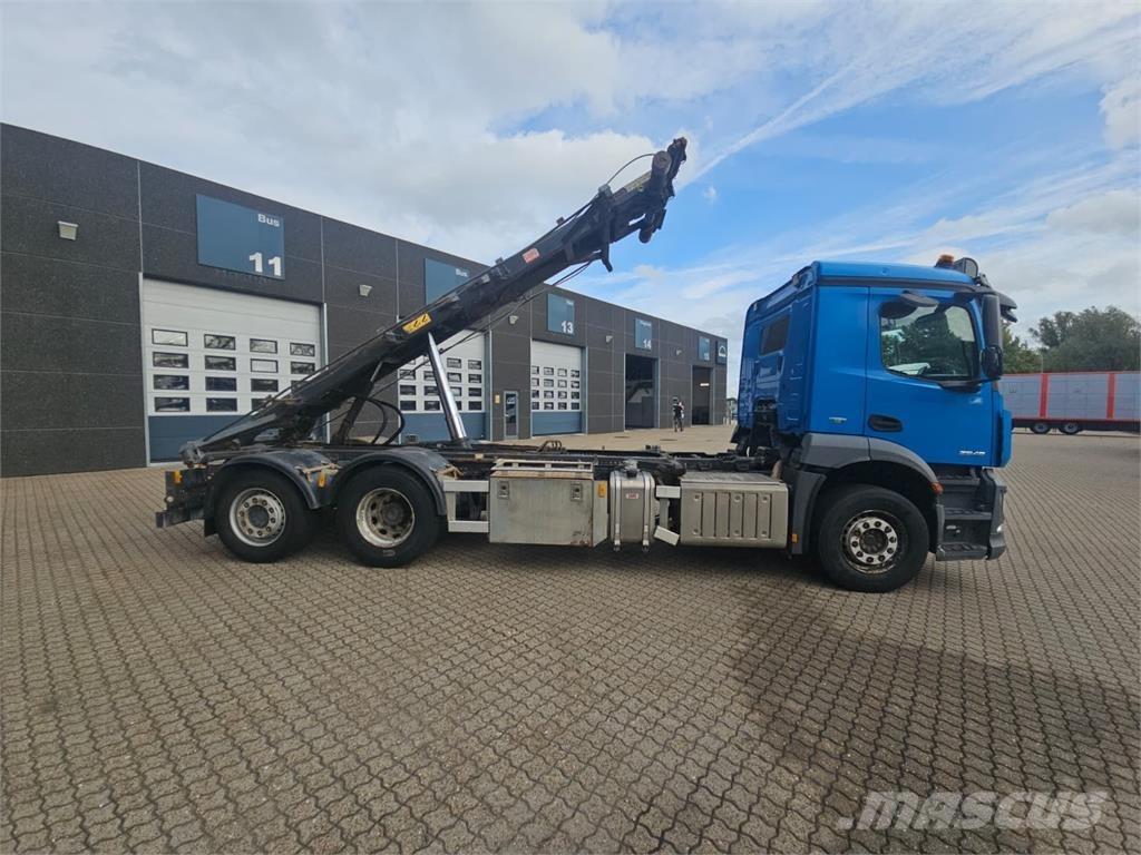 Mercedes-Benz Antos 2546 Camiões caixa desmontável com elevador de cabo