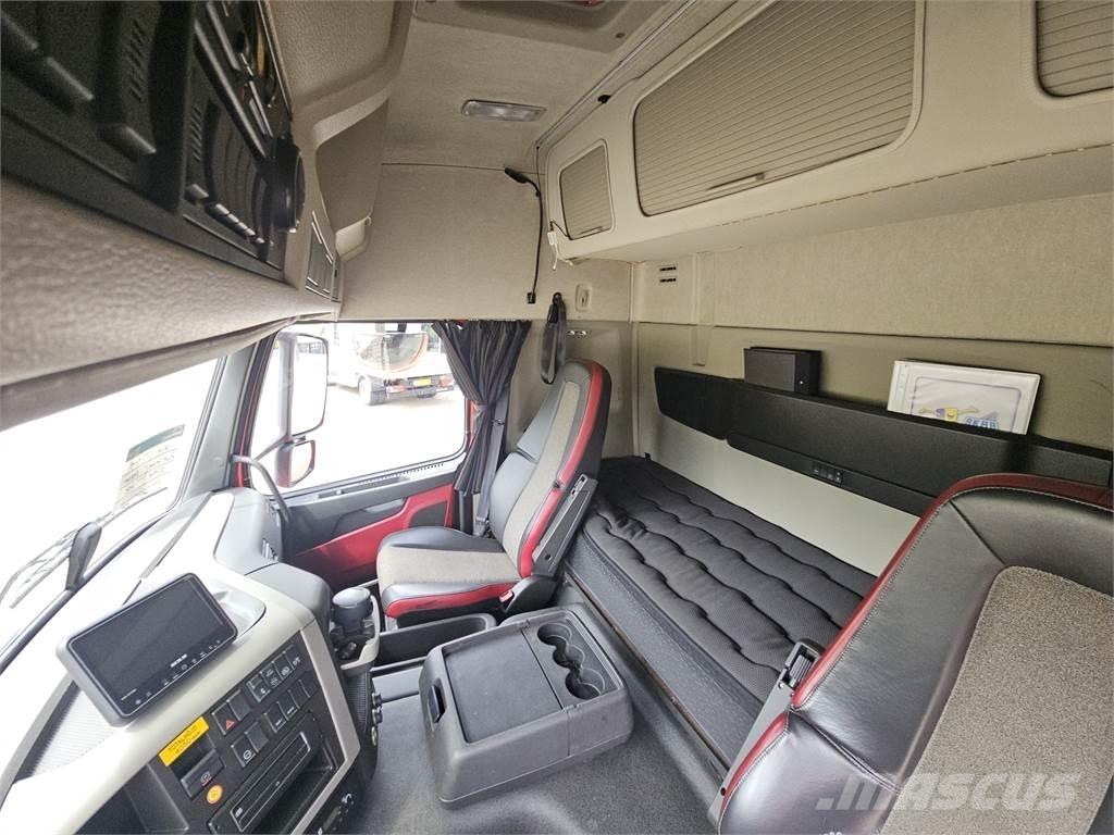 Volvo FM340 Caminhões de caixa fechada