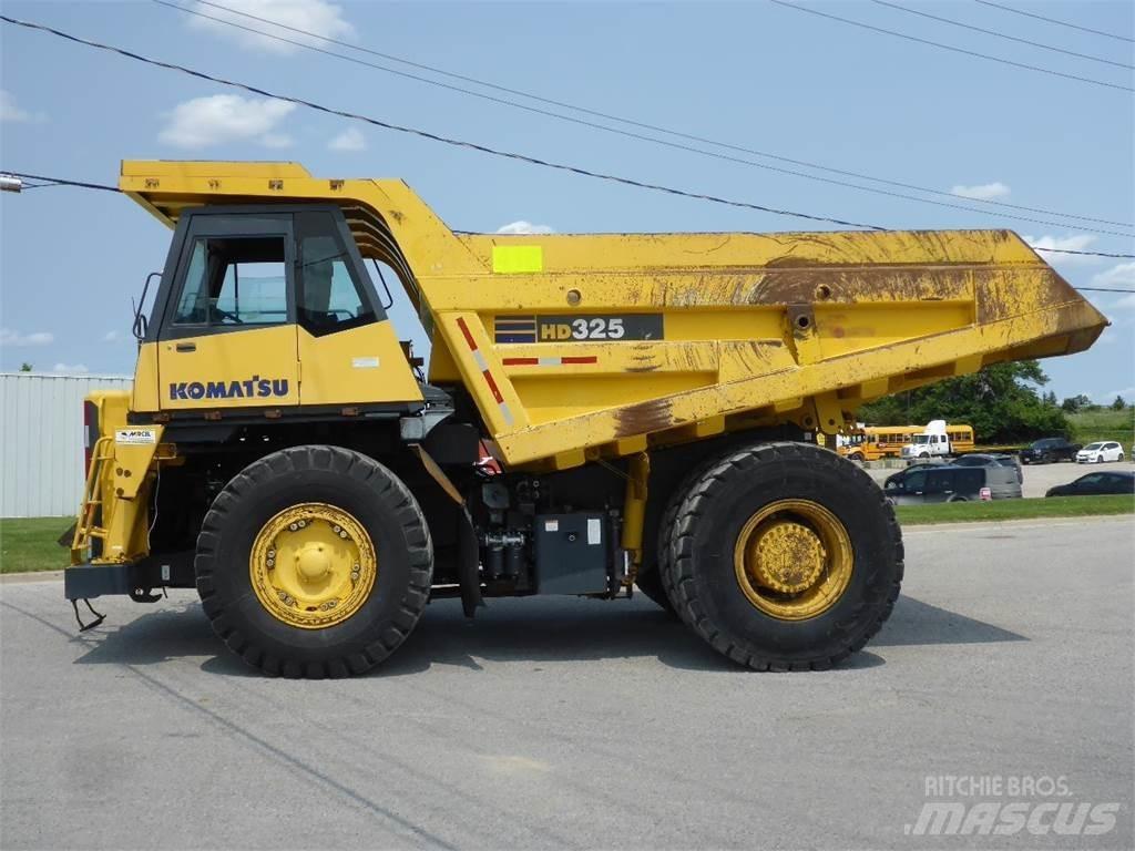 Komatsu HD325-7 Camiőes basculantes rígidos