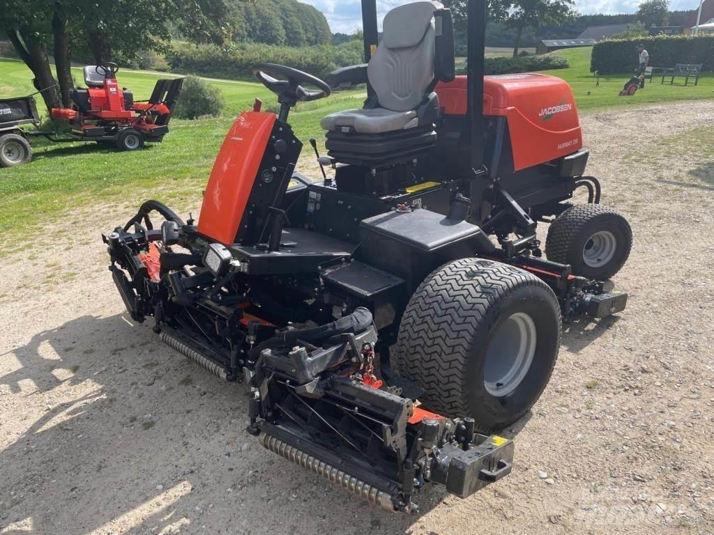 Jacobsen FAIRWAY 250 Corta-Relvas Riders