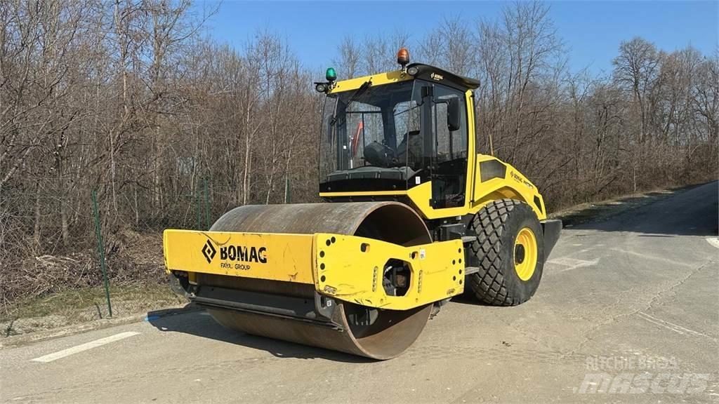 Bomag BW213 DH-5 Compactadores para terra