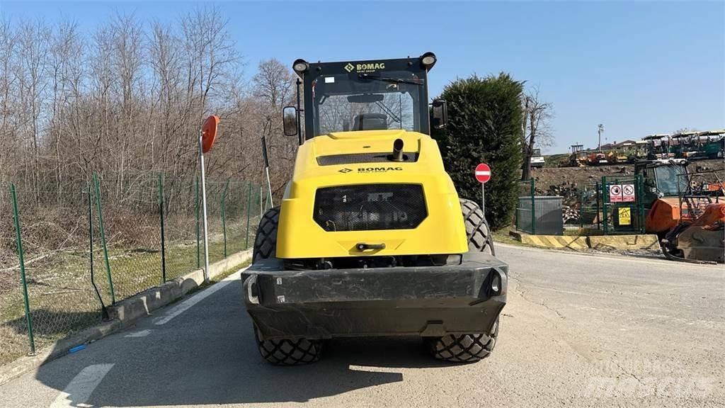 Bomag BW213 DH-5 Compactadores para terra
