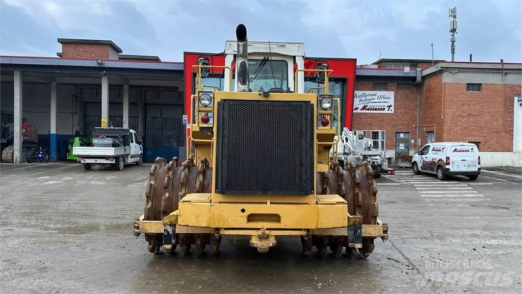 CAT 825C Dozers - Tratores rastos