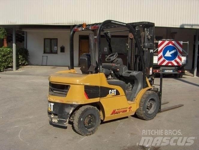 CAT DP30N Empilhadores Diesel