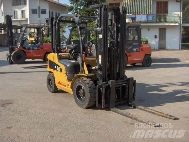 CAT DP30N Empilhadores Diesel