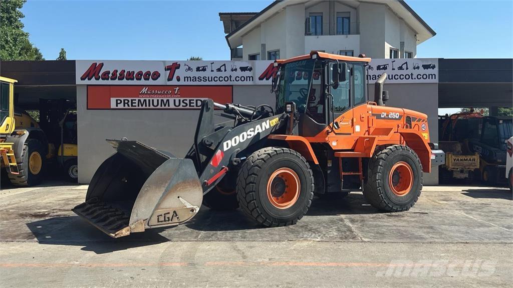 Doosan DL250-5 Carregadeiras de rodas