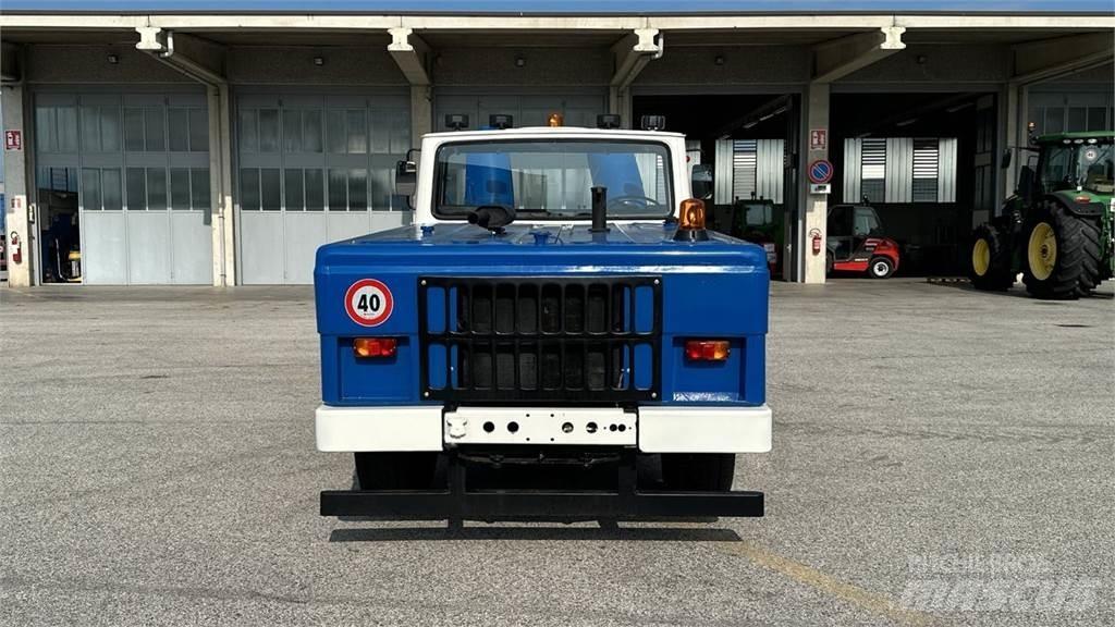  Fresia F60 4X4 Lâminas de neve e arados