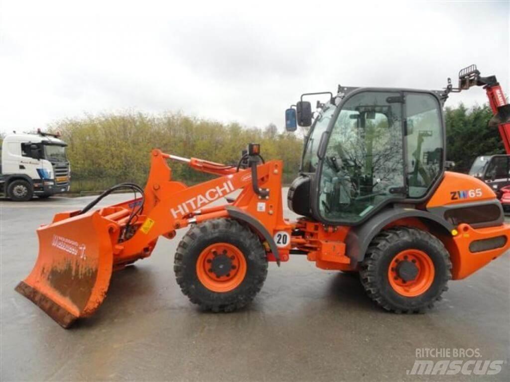 Hitachi ZW 65 Lâminas de neve e arados