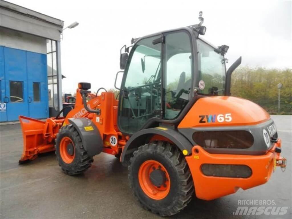 Hitachi ZW 65 Lâminas de neve e arados