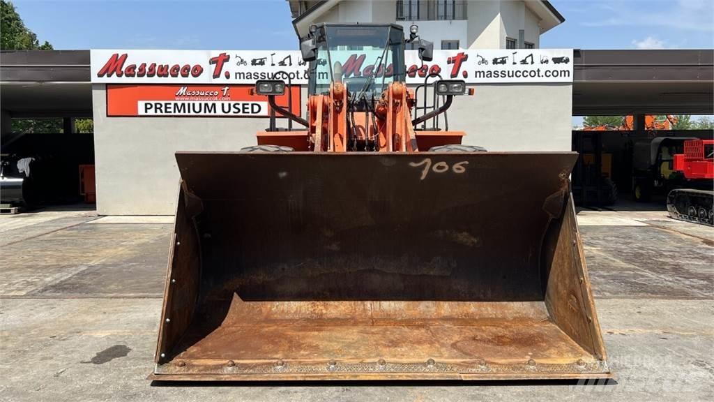 Hitachi ZW330 Carregadeiras de rodas