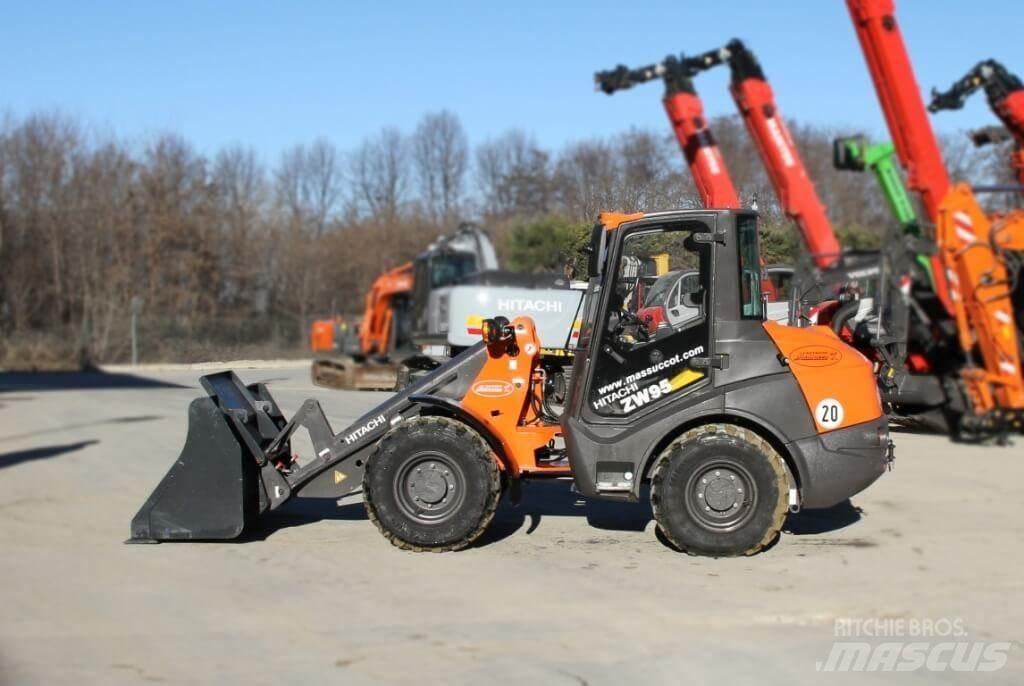 Hitachi ZW95 Carregadeiras de rodas
