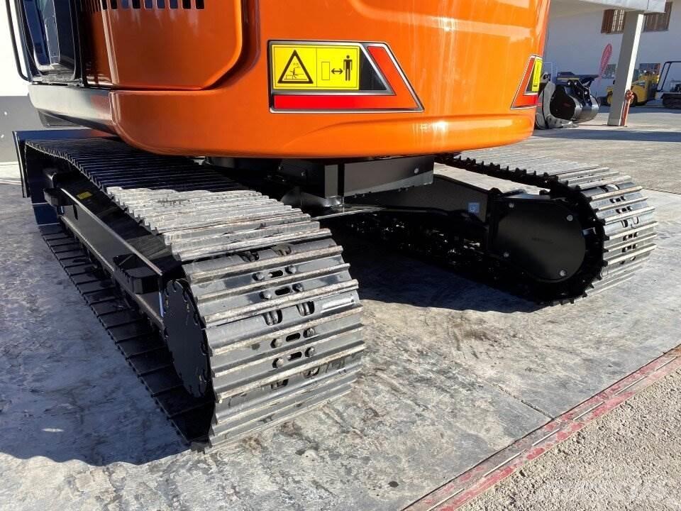 Hitachi ZX135US-7 Escavadoras Midi 7t - 12t