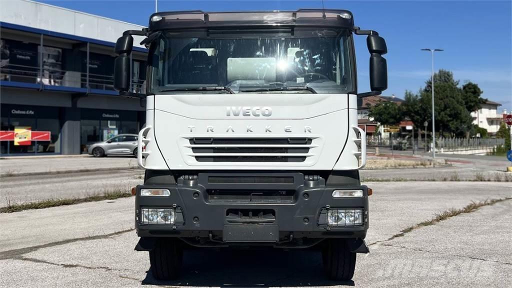 Iveco Trakker 410 8X4 Caminhões de betonagem