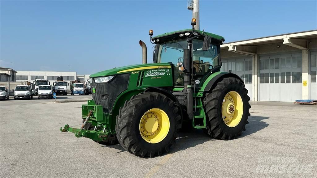 John Deere 7230R Lâminas de neve e arados