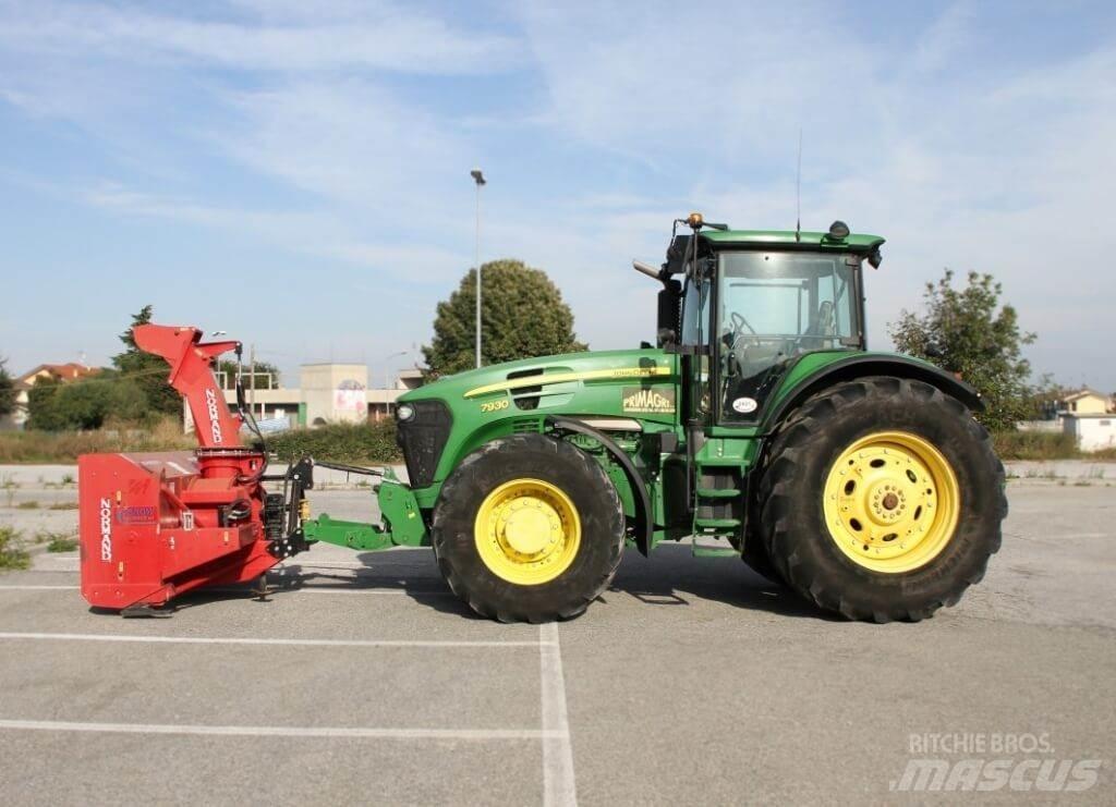 John Deere 7930 4X4 Lâminas de neve e arados
