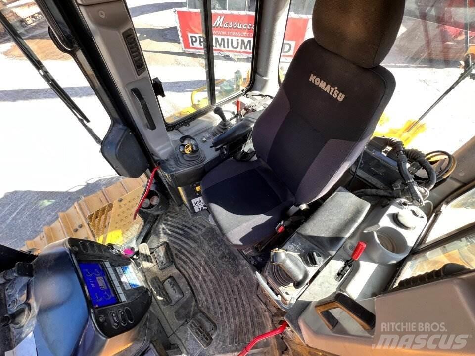 Komatsu D65 Dozers - Tratores rastos