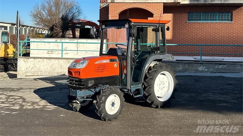 Kubota KT24 4X4 Lâminas de neve e arados
