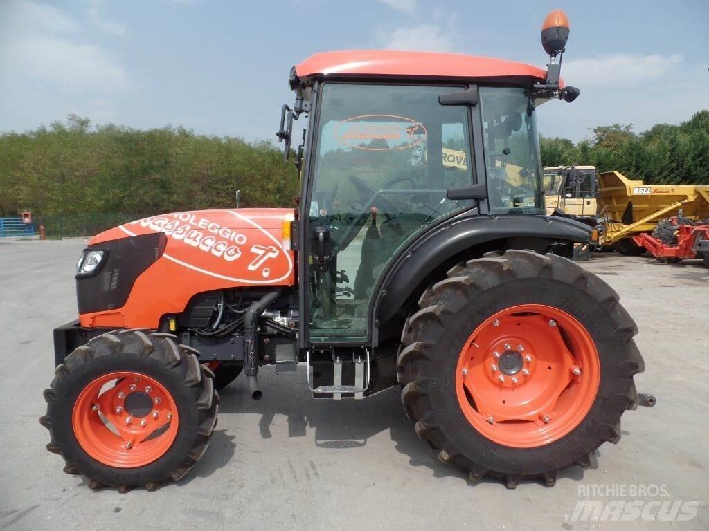 Kubota M8540N Lâminas de neve e arados