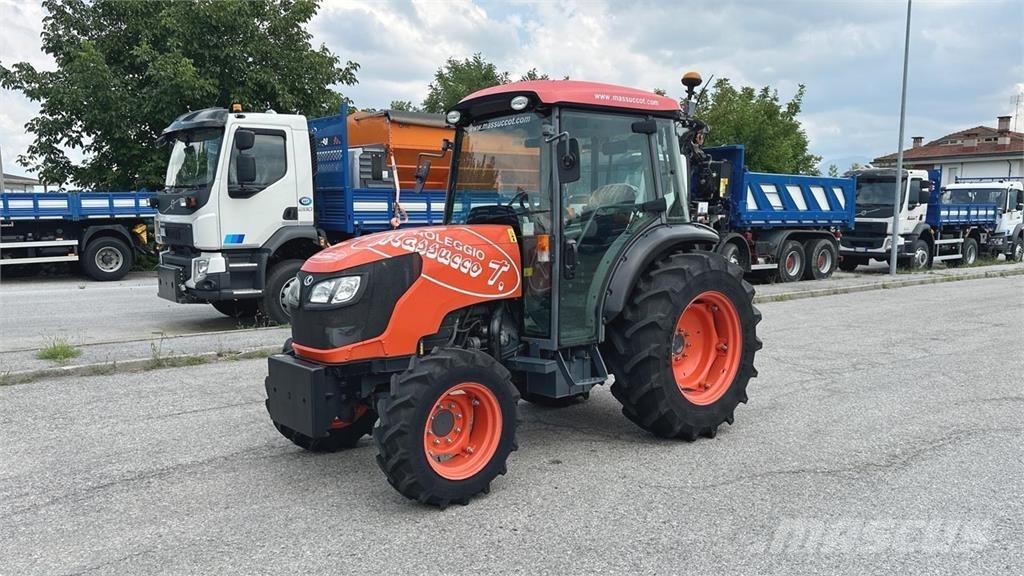 Kubota M8540N 4X4 Lâminas de neve e arados