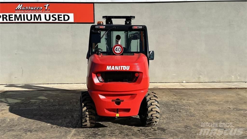 Manitou MC 30.4 4X4 Empilhadores todo-terreno