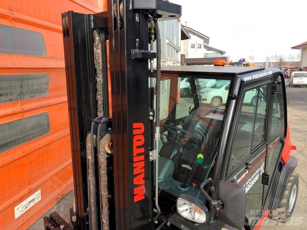 Manitou MC30-4 DK 4X4 Empilhadores todo-terreno