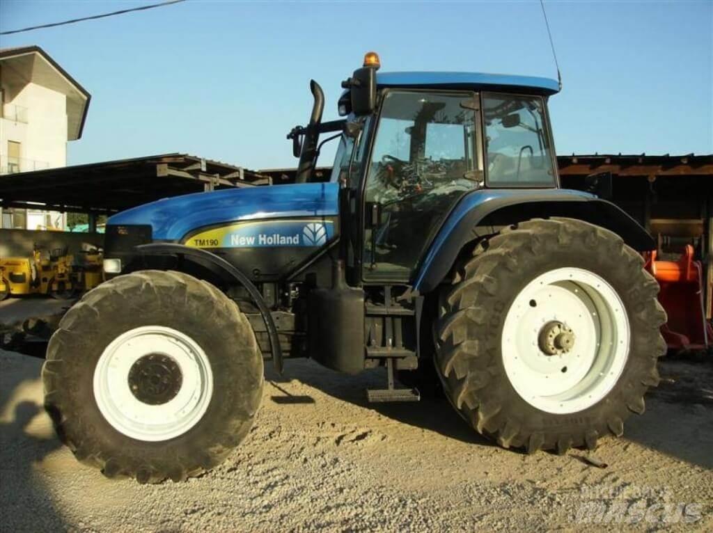 New Holland TM190 Lâminas de neve e arados