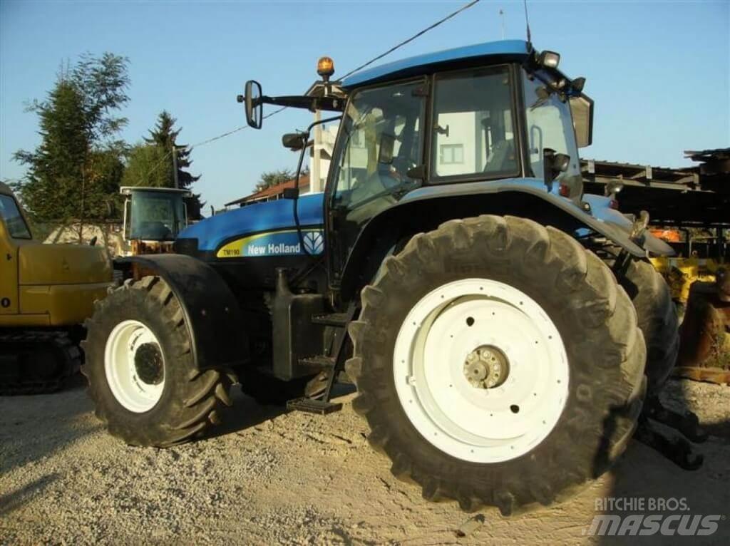 New Holland TM190 Lâminas de neve e arados