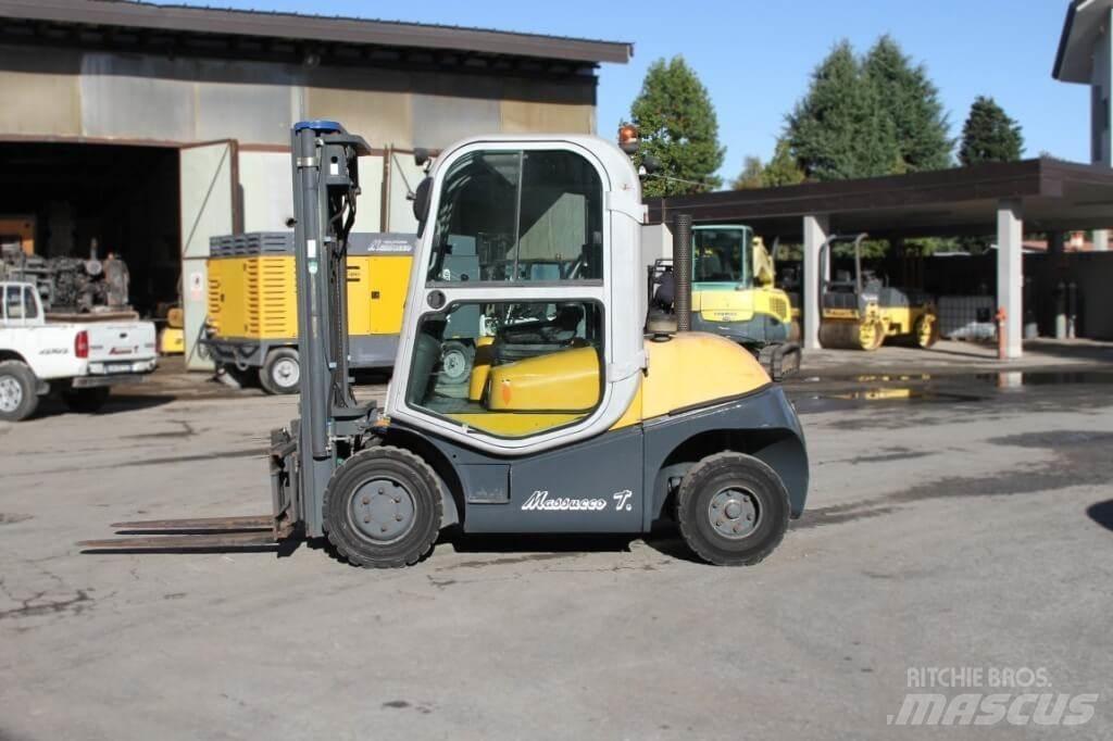 Nuova Detas SHR 40 Empilhadores Diesel