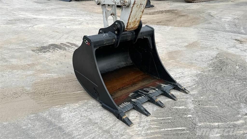 Takeuchi TB2150R Escavadoras Midi 7t - 12t
