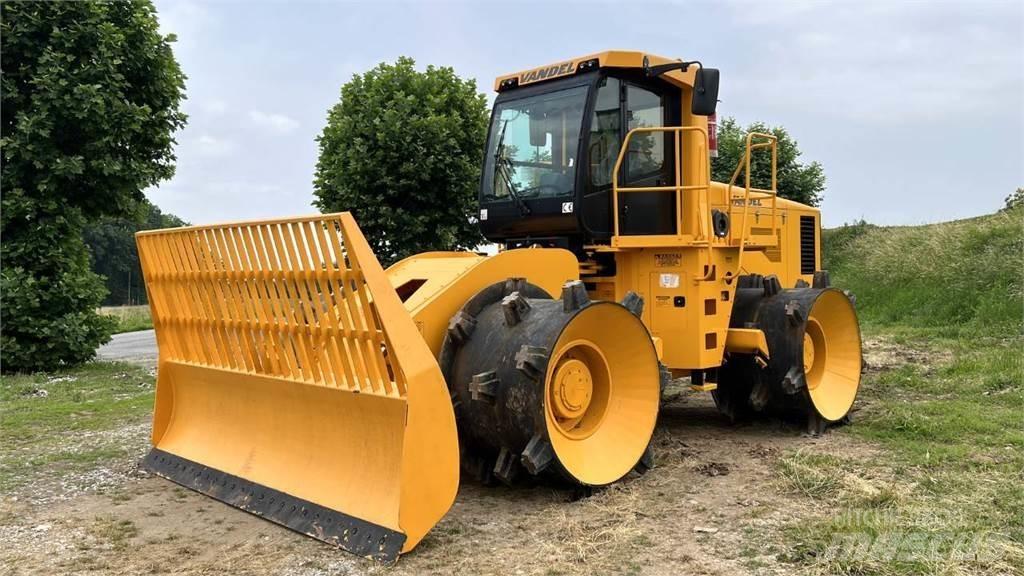 Vandel Quantum QS260 Dozers - Tratores rastos