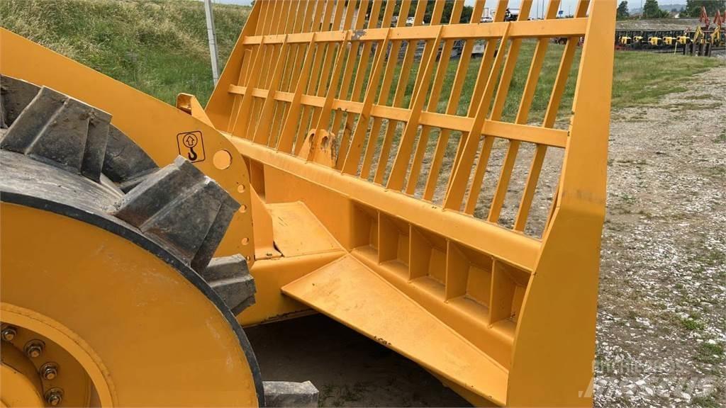 Vandel Quantum QS260 Dozers - Tratores rastos