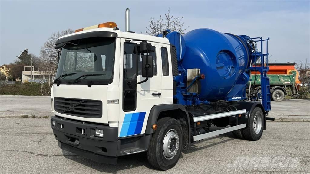 Volvo FL6 4X2 Caminhões de betonagem