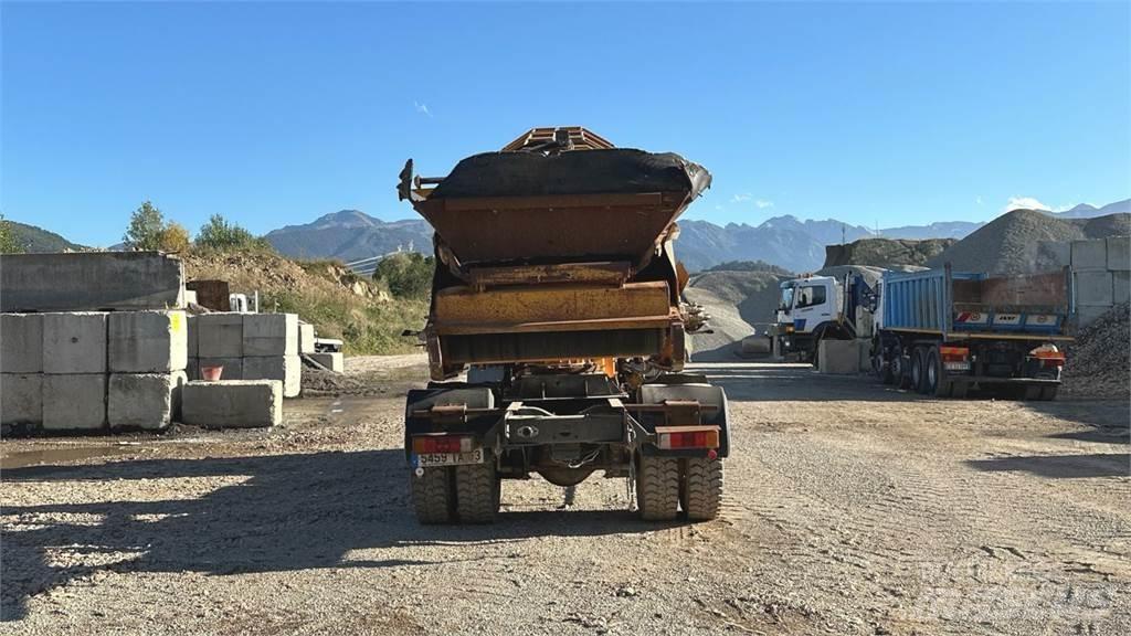 Volvo FL619 4X2 Transportadores