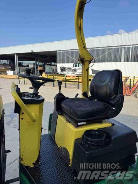 Ammann AV 26 Compactadores para terra