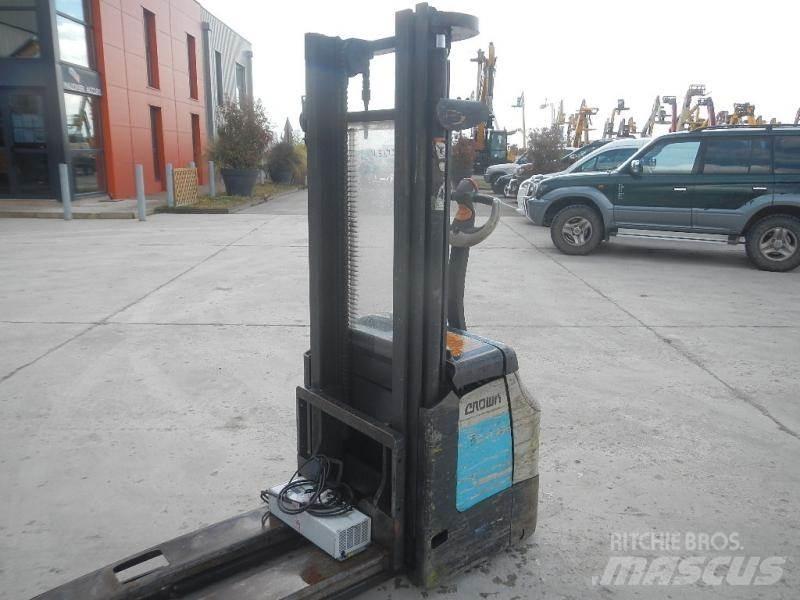 Crown ES 4000 Porta palettes