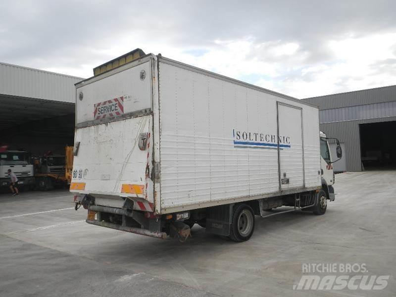DAF LF 45 Caminhões de caixa fechada