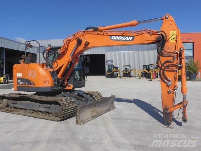 Doosan DX140LC Escavadeiras de esteiras