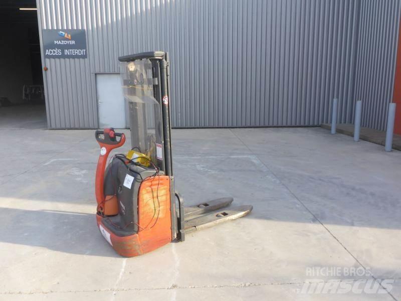 Fenwick L10 Empilhador para operador externo