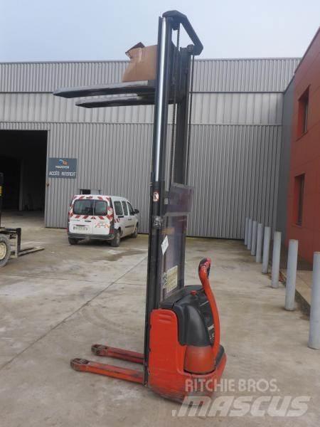 Fenwick L10 Empilhador para operador externo