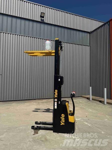 Yale MS10 Empilhador para operador externo