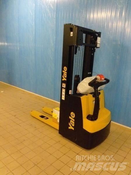Yale MS12 Empilhador para operador externo