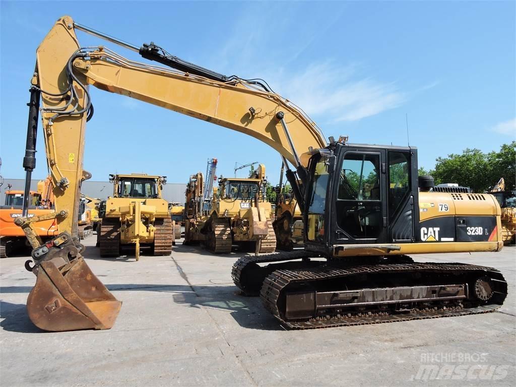 CAT 323D Escavadeiras de esteiras