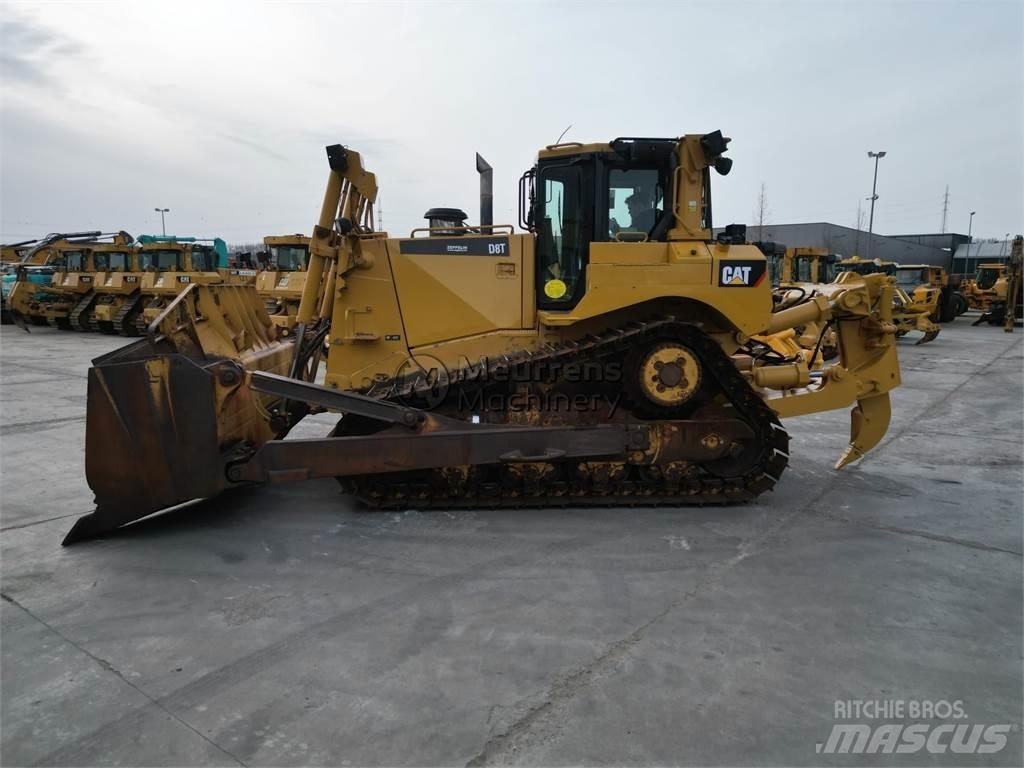 CAT D8T Niveladoras