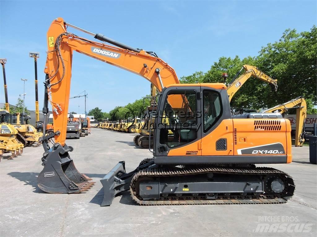Doosan DX140LC Escavadeiras de esteiras